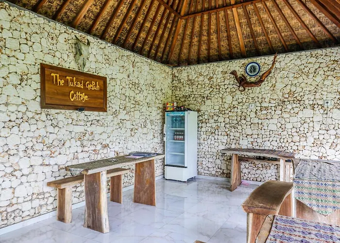 Maison d'hôtes The Tukad Gepuh And Resto Tanglad